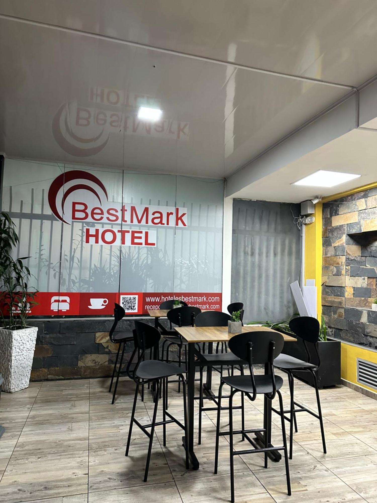 Bestmark Platino En Chapinero Hotel 3*