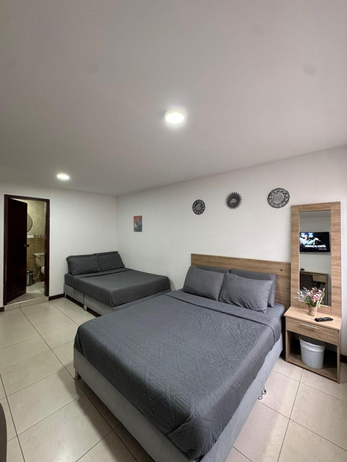 Pensión Hostelfc San Luis *