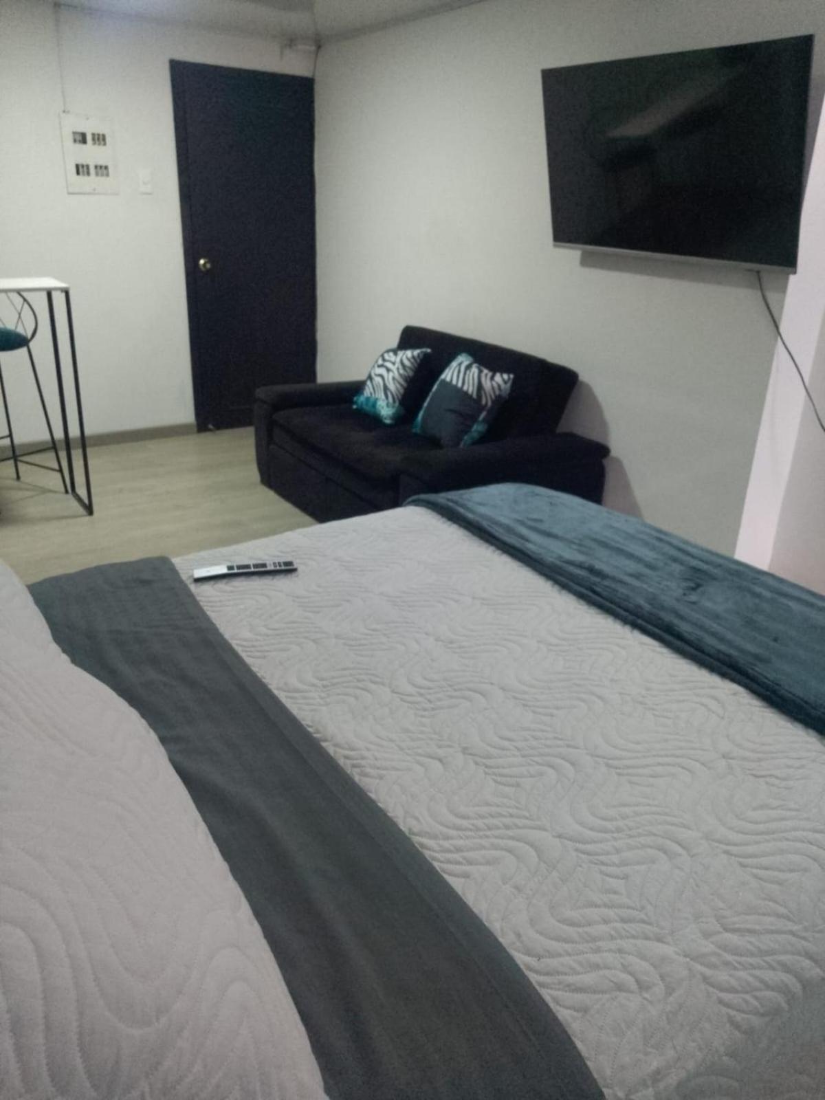 Habitación en casa particular Aeropuerto La Morada # 1