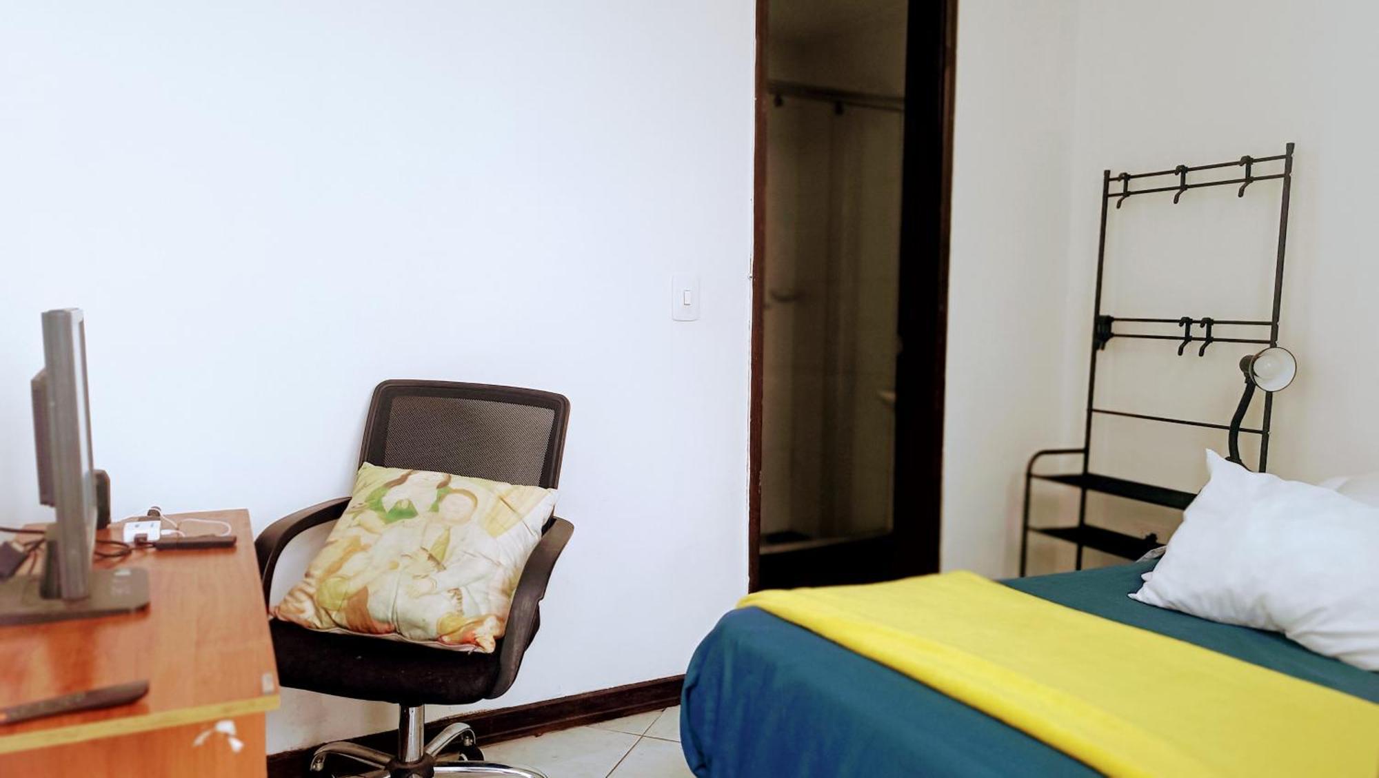 Art And Vitality House Direccion Correcta Calle 24a Bis No 44a 52 * Bogotá