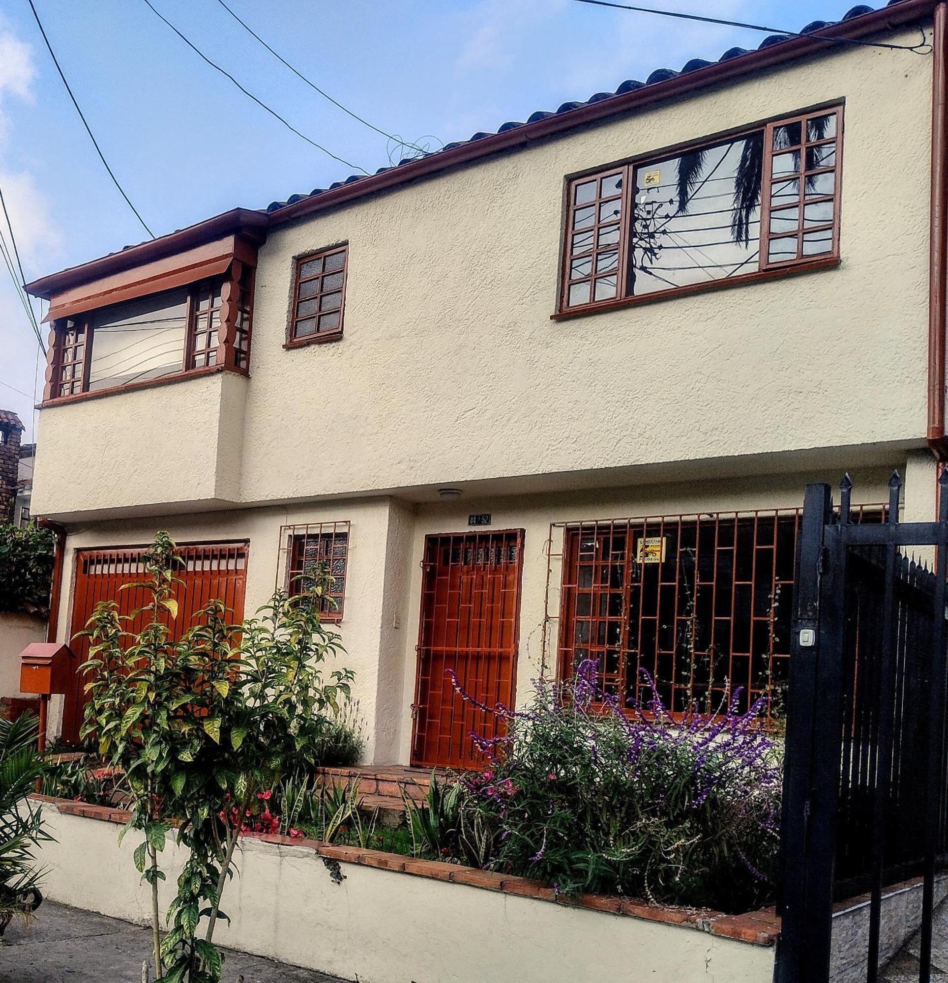 Art And Vitality House Direccion Correcta Calle 24a Bis No 44a 52 Bed and breakfast *