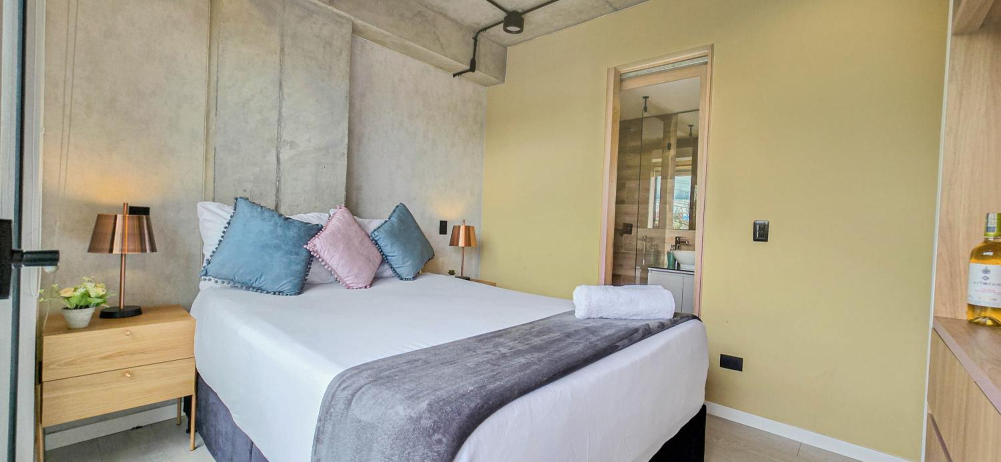 Skyline - Elegant Living With Coworking & Scenic Views Apartamento