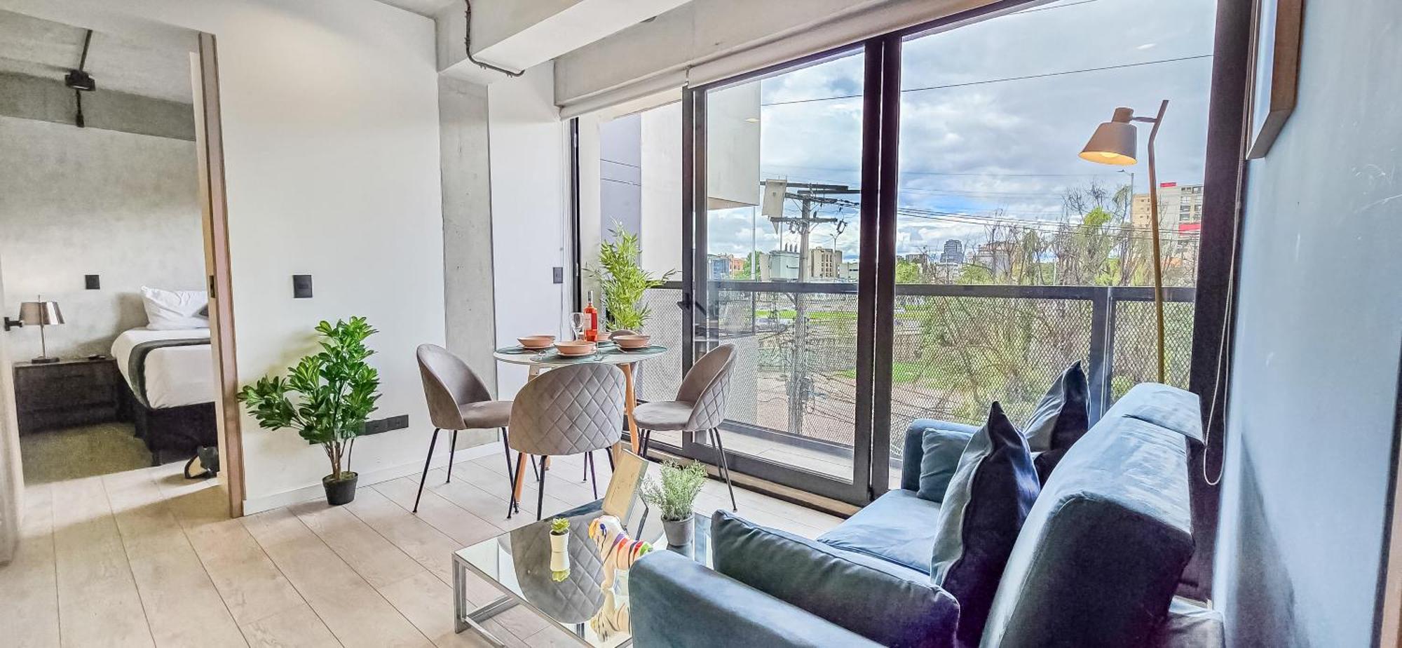 Skyline - Elegant Living With Coworking & Scenic Views *
