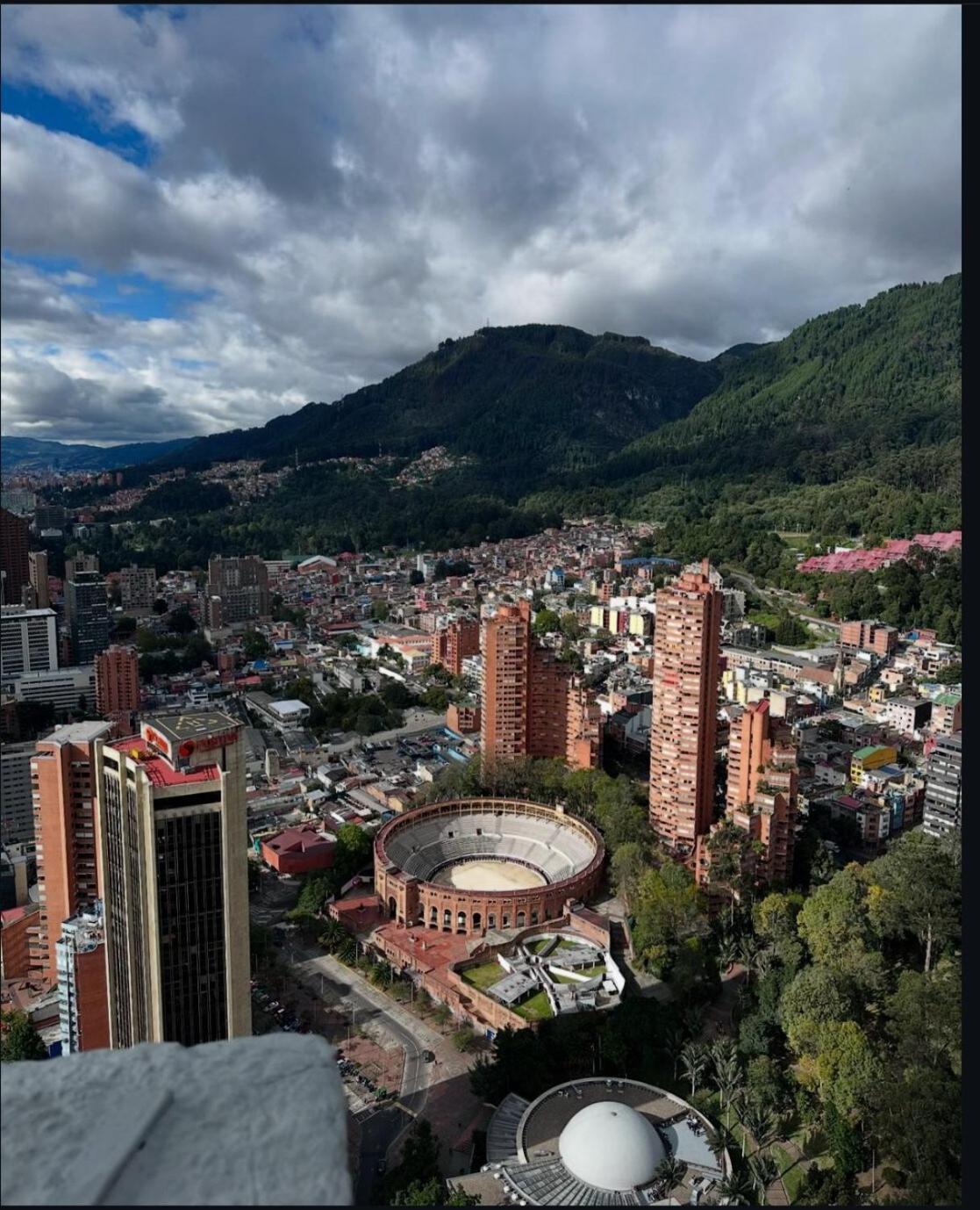 Apartamento Lindo Al Lado De La Torre Colpatria
