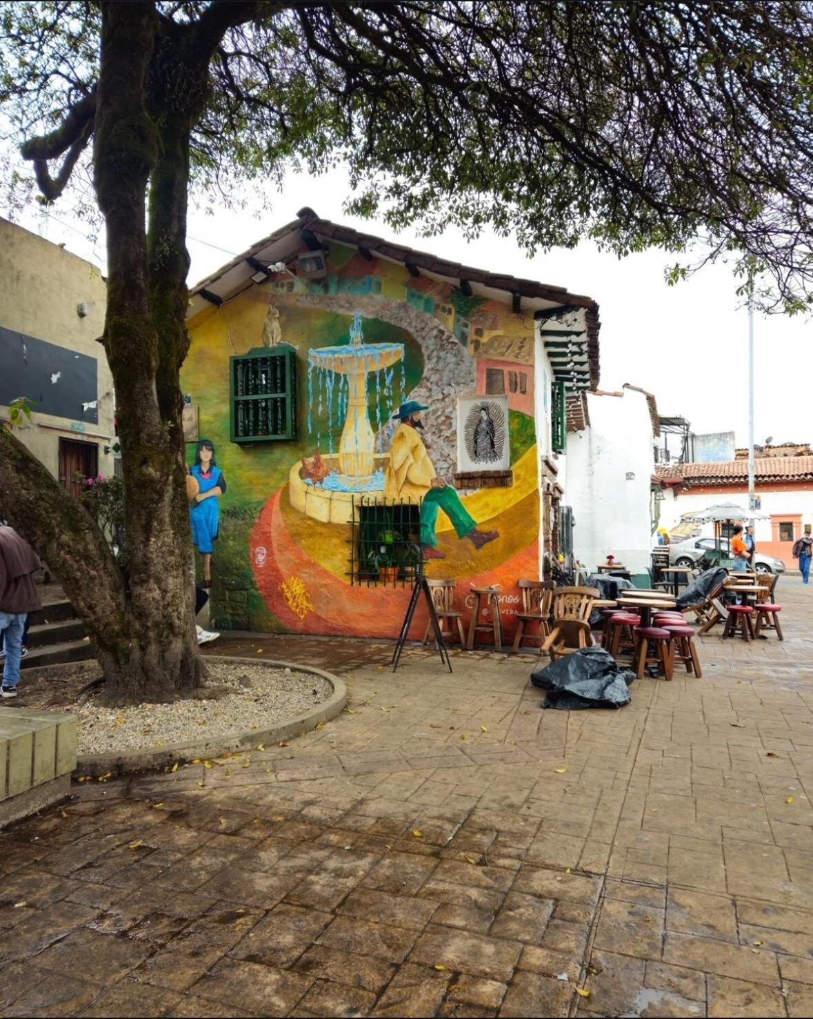 Lindo Al Lado De La Torre Colpatria * Bogotá