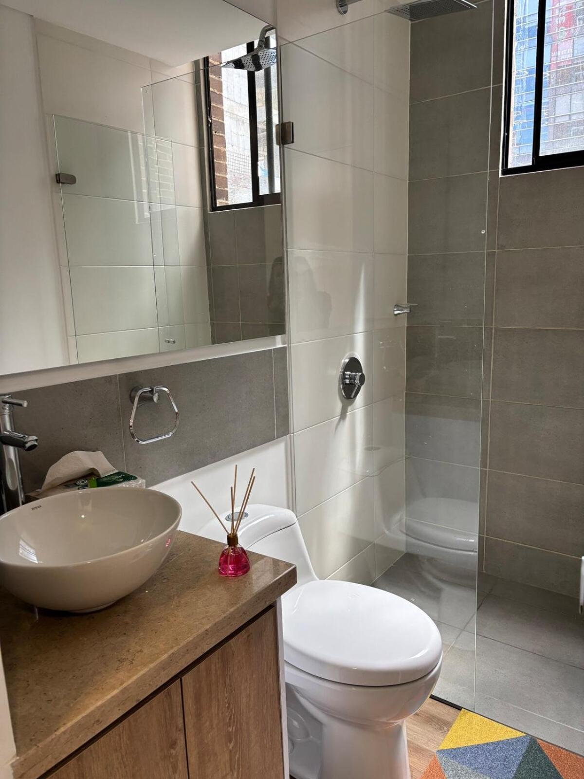 Apartamento Lindo Al Lado De La Torre Colpatria
