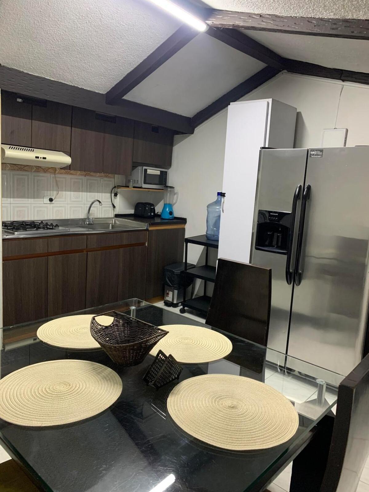 Casa Colonial La Esperanza-Min 3 Huespedes-Aeropuerto 5 Minutos * Bogotá