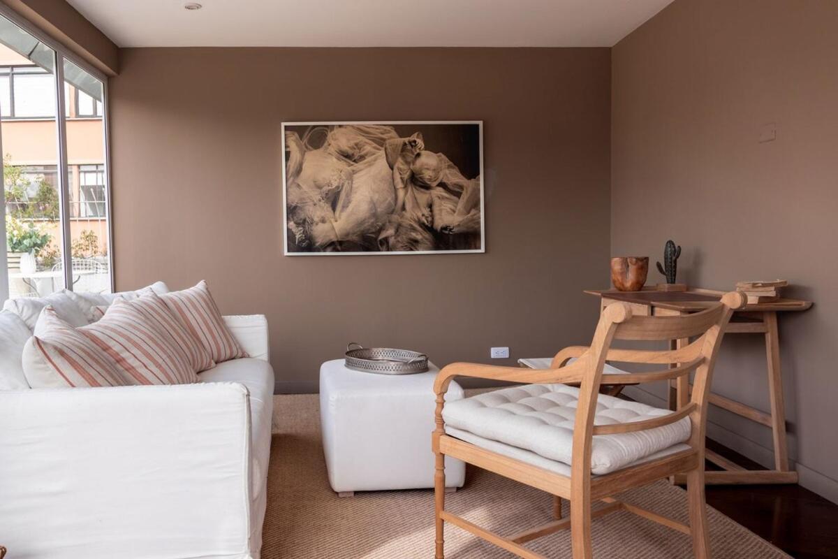 Luxury Living In Nogal 3 Bedrooms & Terrace
