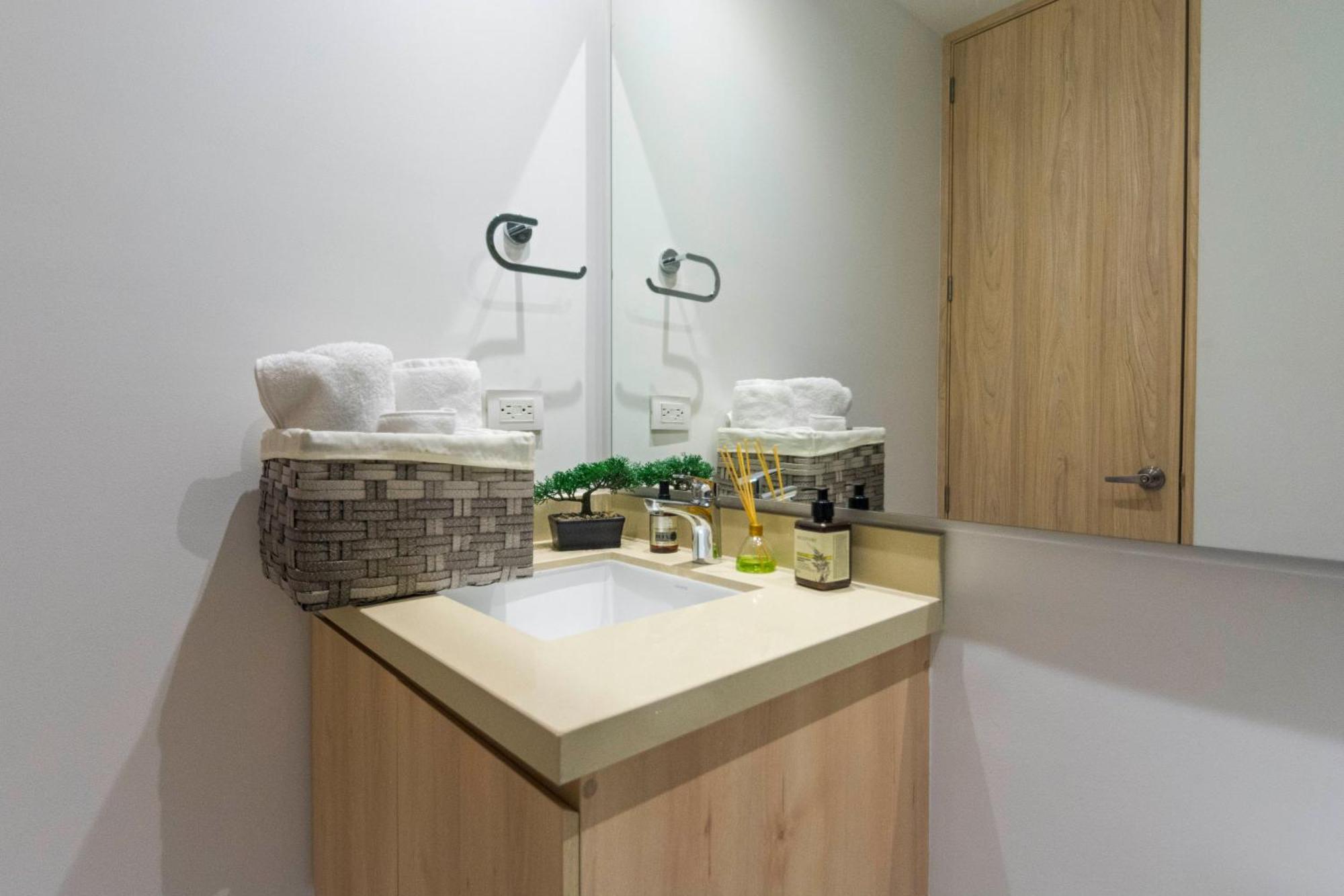 1br 500 Mb Spacious View Pool Sauna Jacuzzi Games * Bogotá