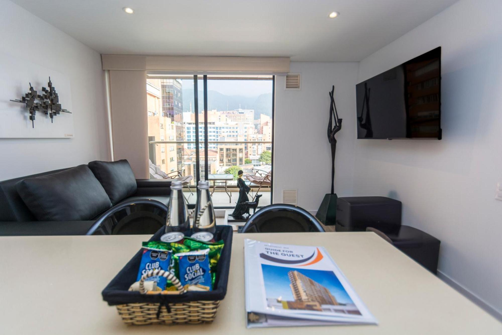 Apartamento 1br 500 Mb Spacious View Pool Sauna Jacuzzi Games Bogotá