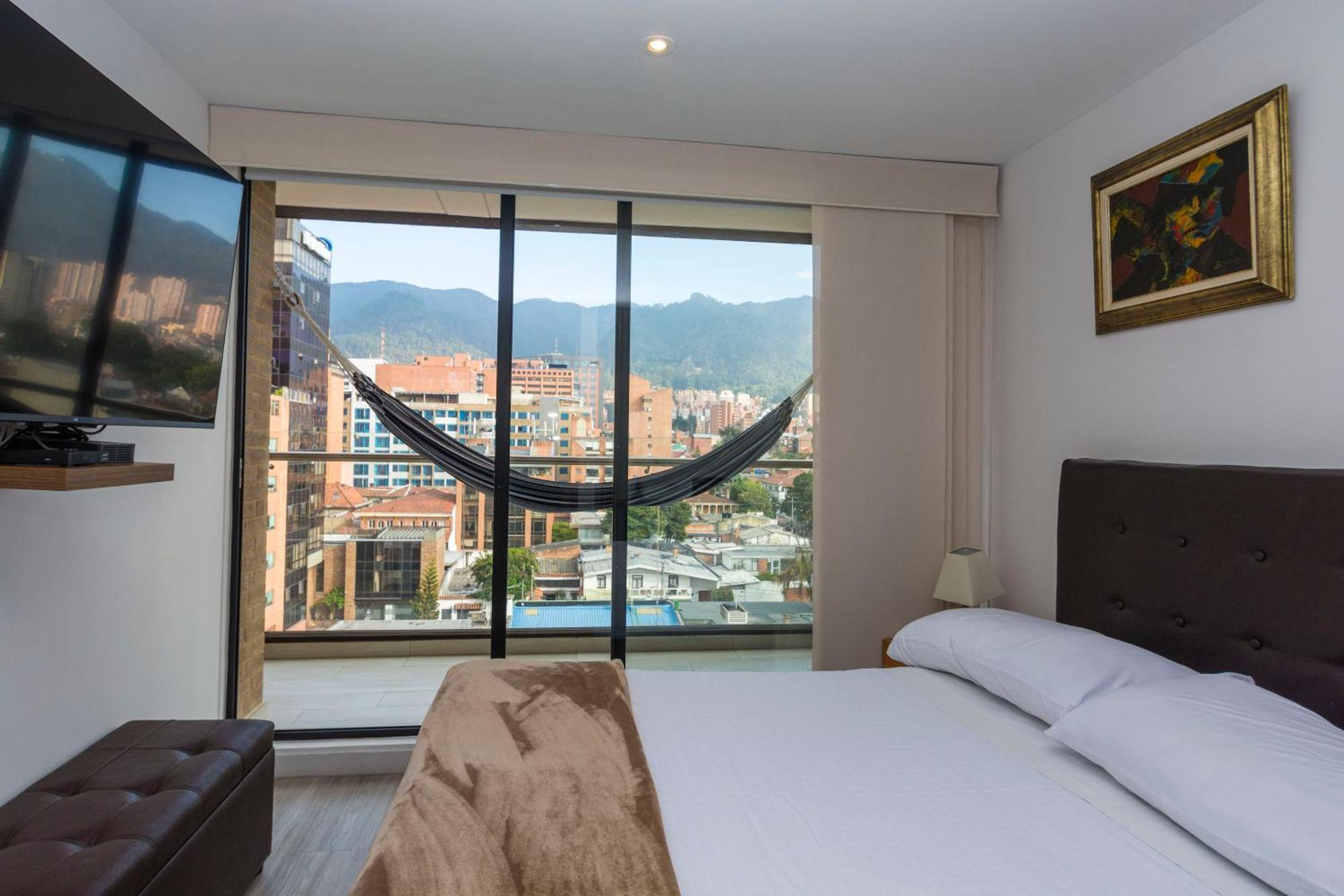 1br 500 Mb Spacious View Pool Sauna Jacuzzi Games Apartamento Bogotá