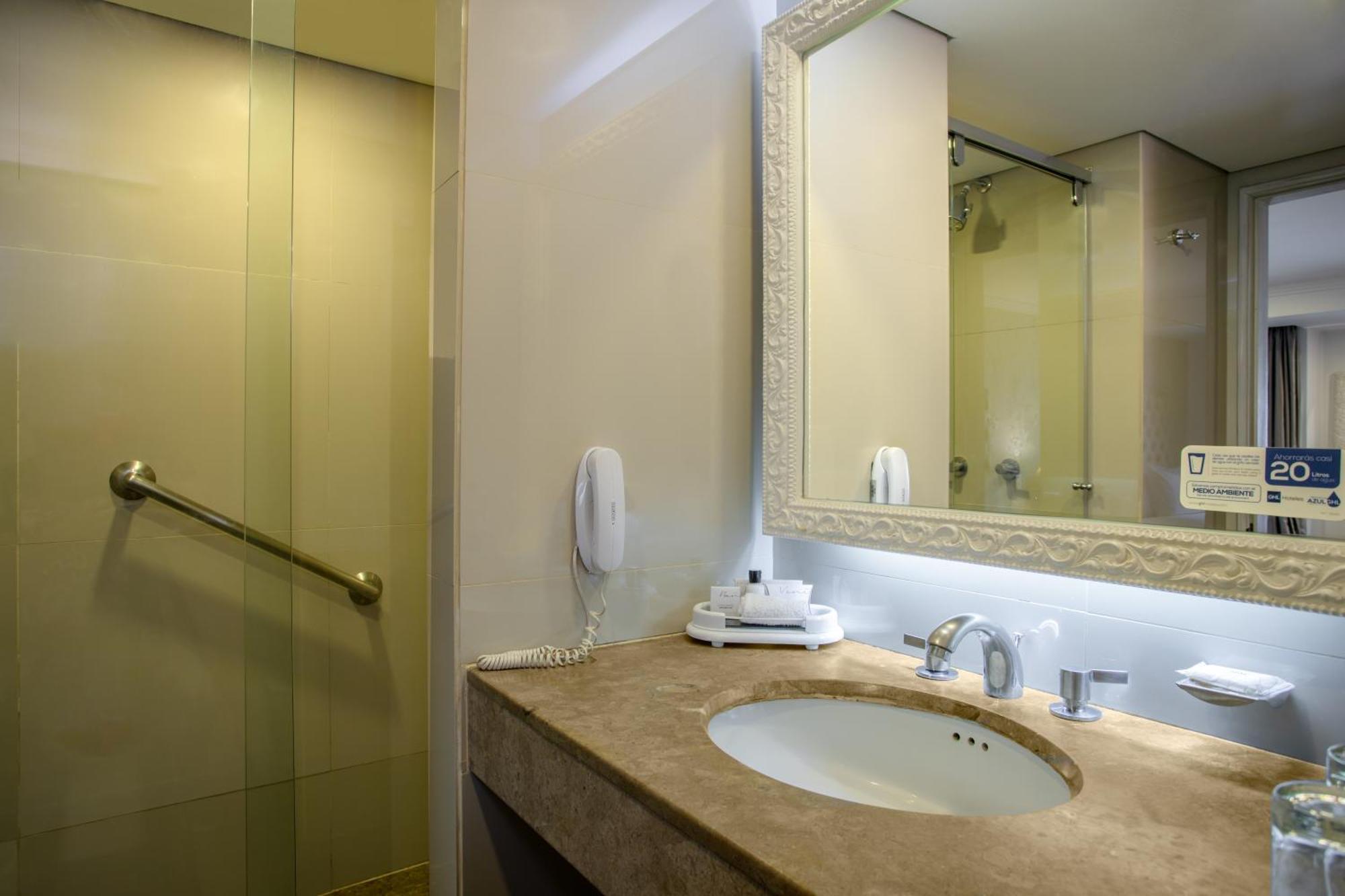 Ghl Hamilton Hotel