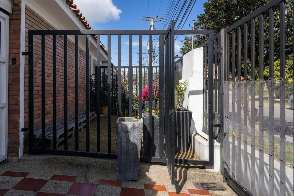 Huge Casa Con Jardin En El Norte
