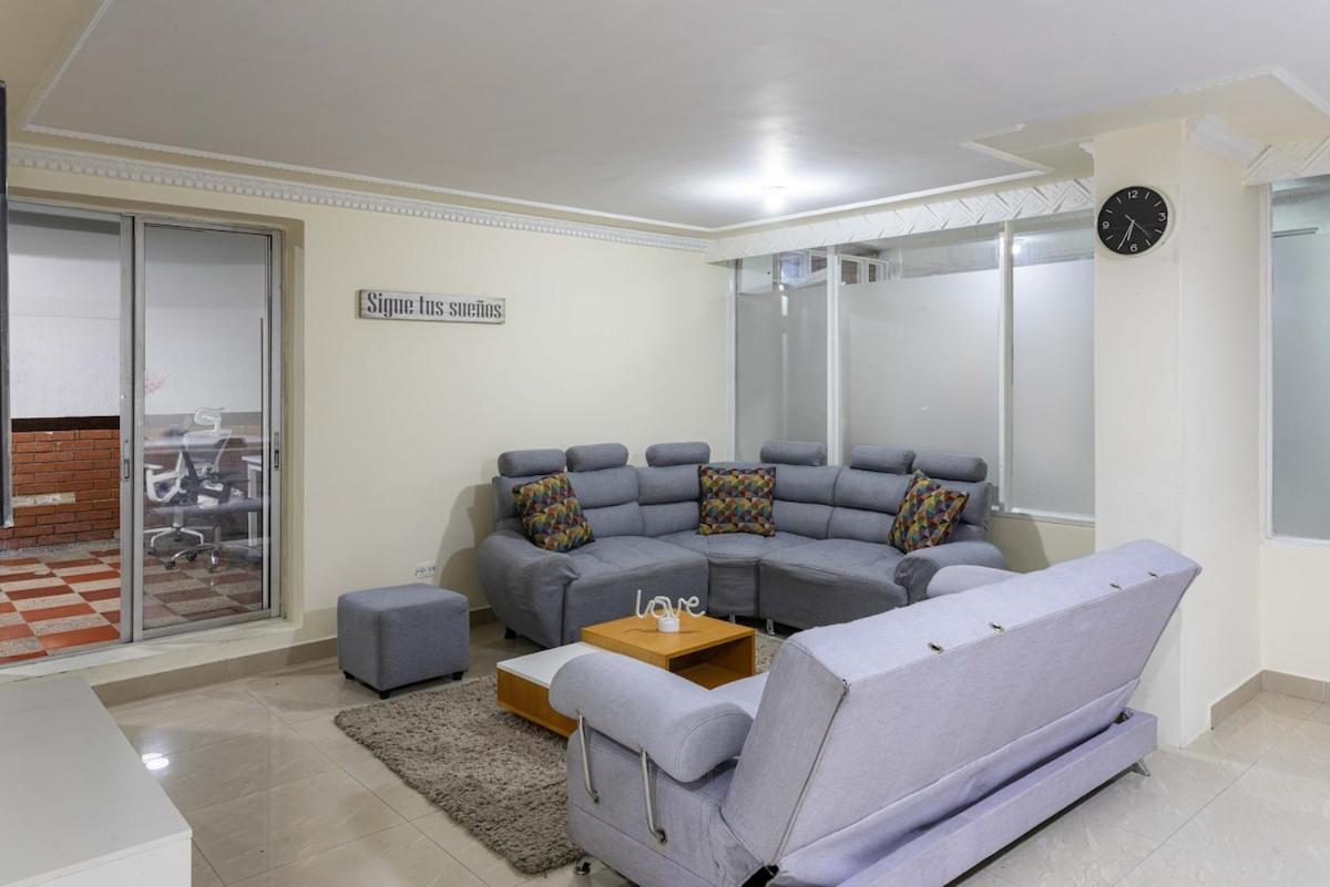 Huge Casa Con Jardin En El Norte Сasa de vacaciones *