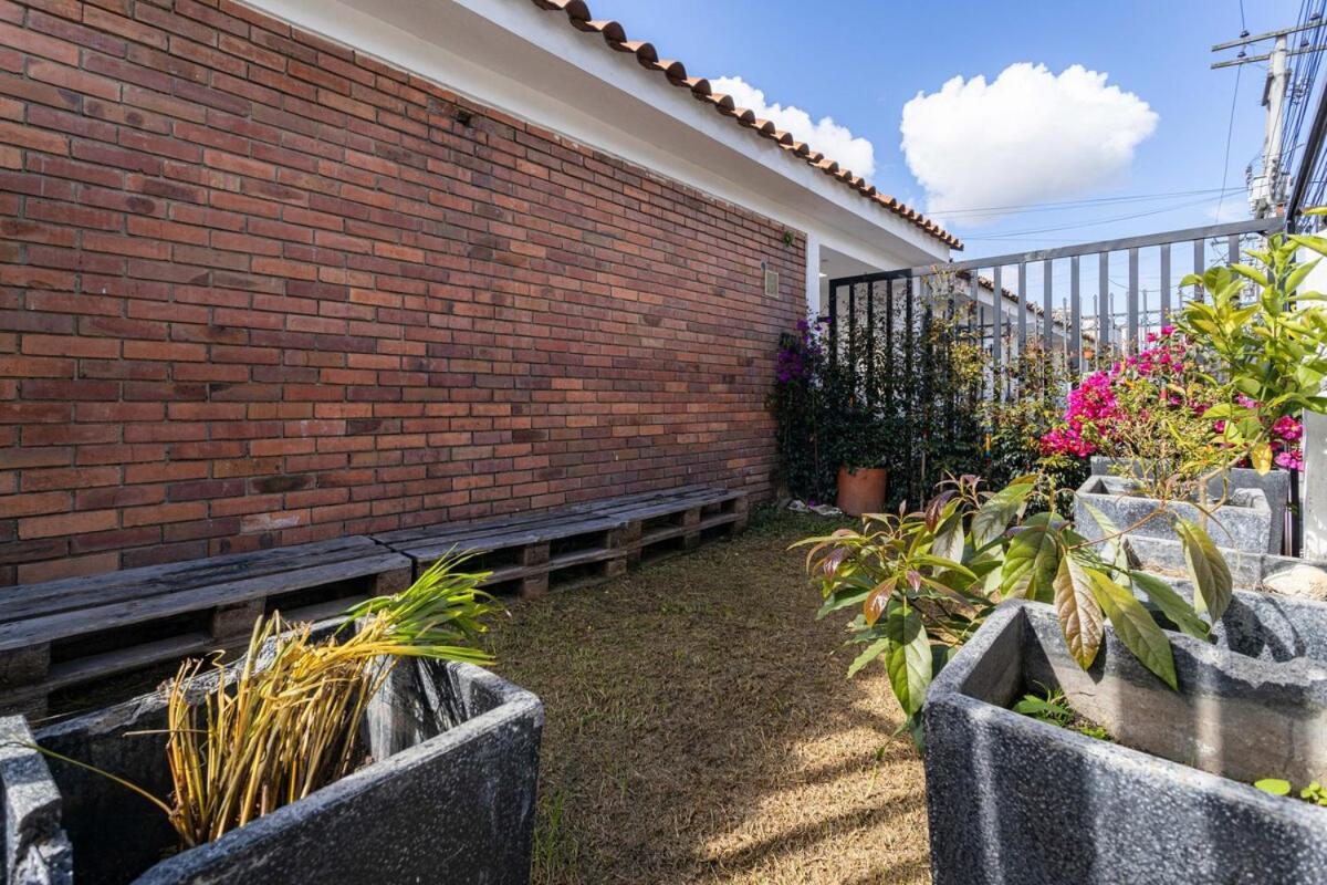 Huge Casa Con Jardin En El Norte Сasa de vacaciones *