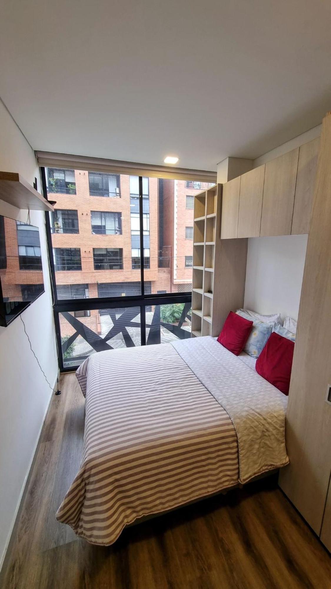 Confortable Apartasuite Cerca Al Parque Alcala Apartamento