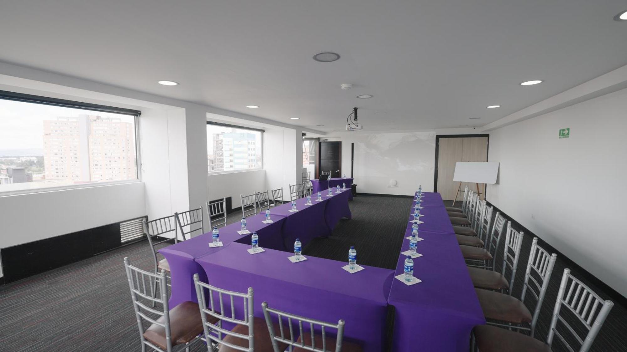 Boutique Center Hotel 4*
