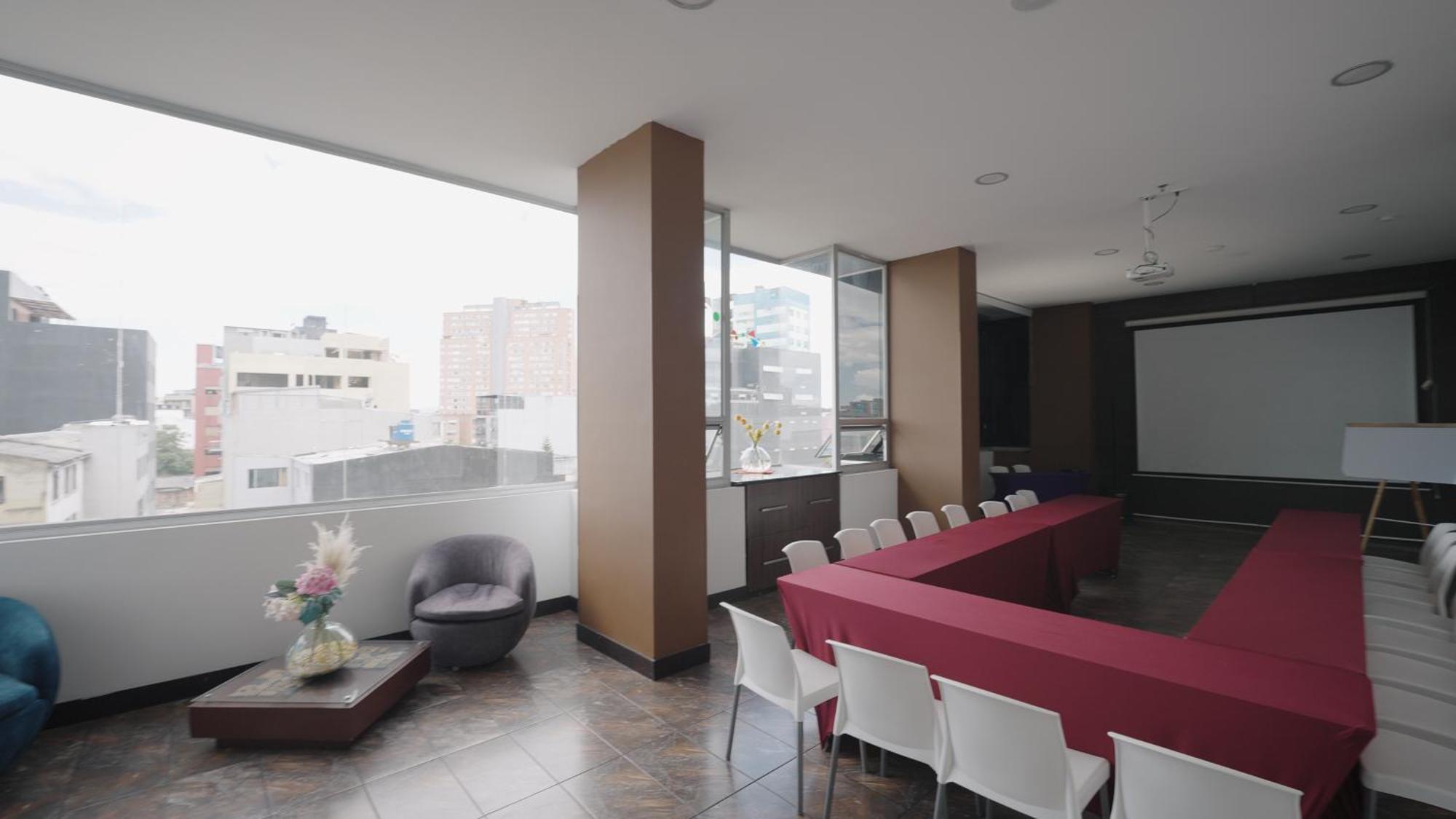 Boutique Center