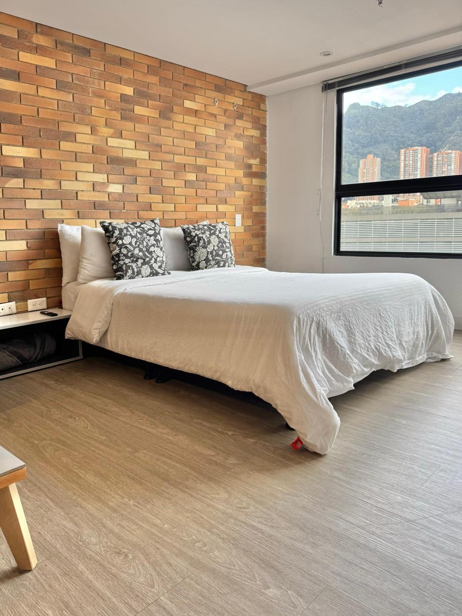 Iluminacion Vista Comodidad Wifi Y Seguridad Apartamento Bogotá