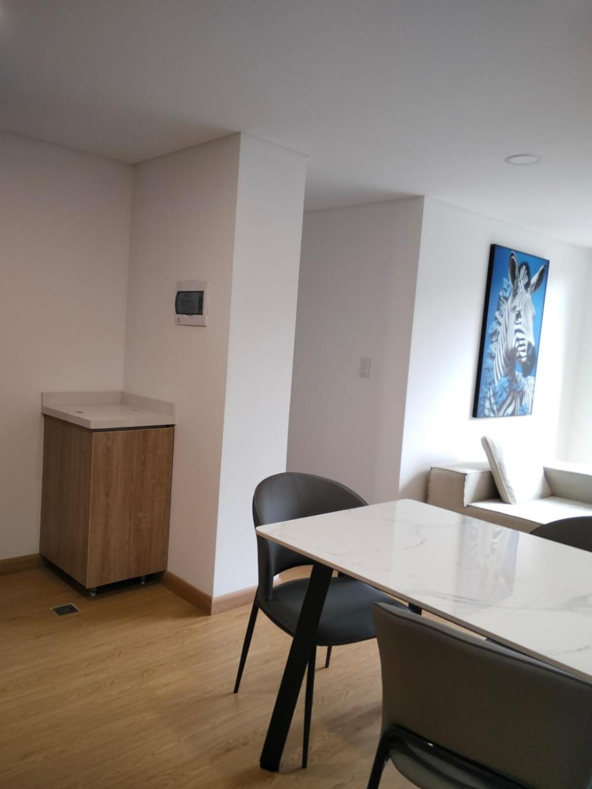 36av Apto 201 Apartamento *