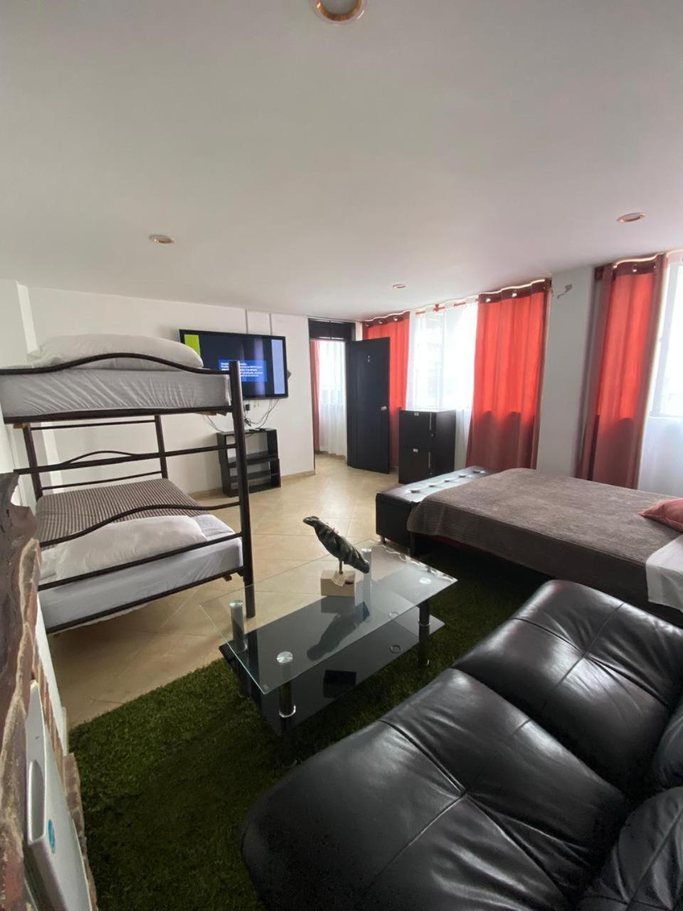 Pensión Destino Nómada Calle 11 N 1-38 Bogotá
