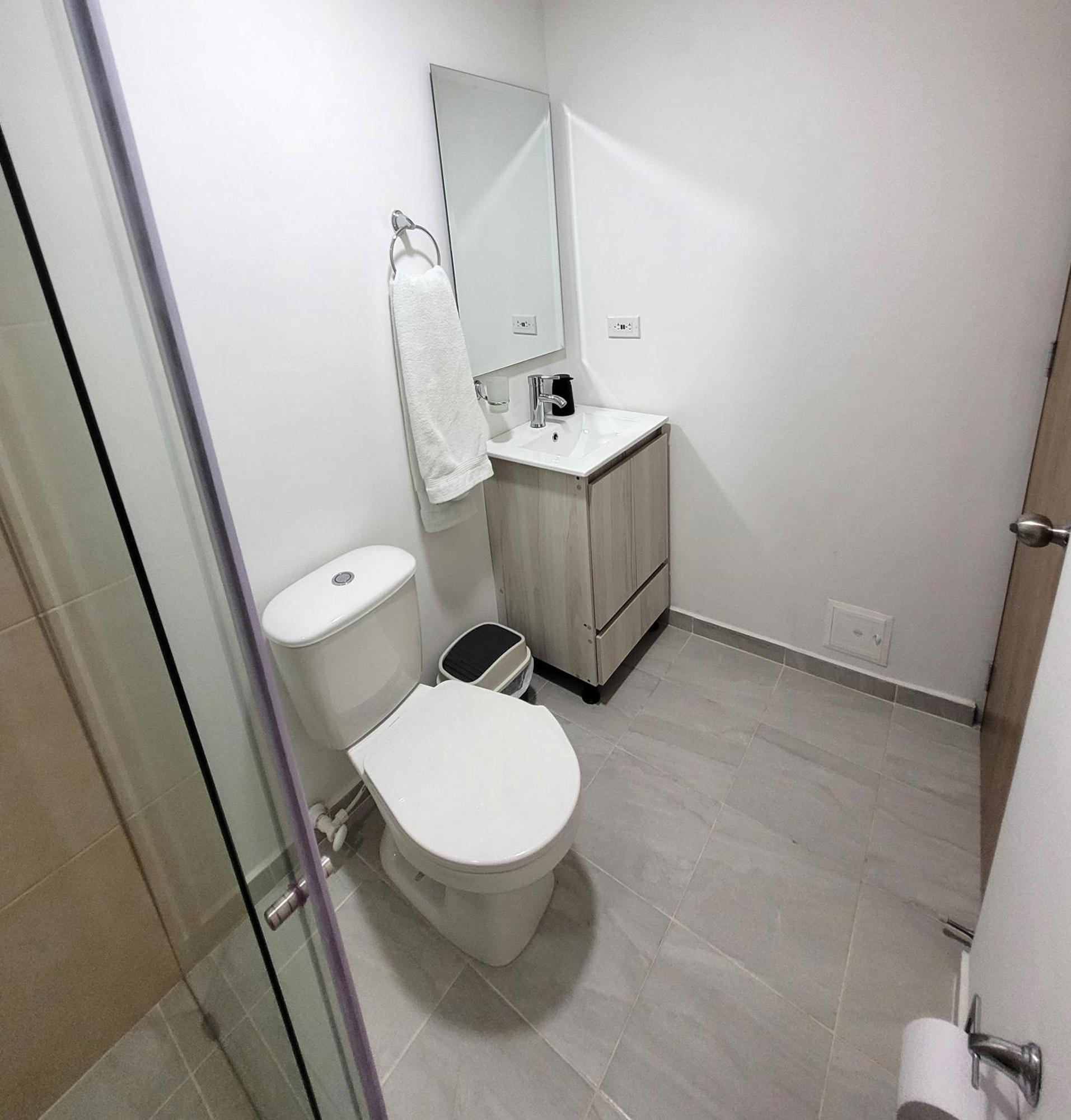 Acogedora Nueva Con Bano Privado * Bogotá
