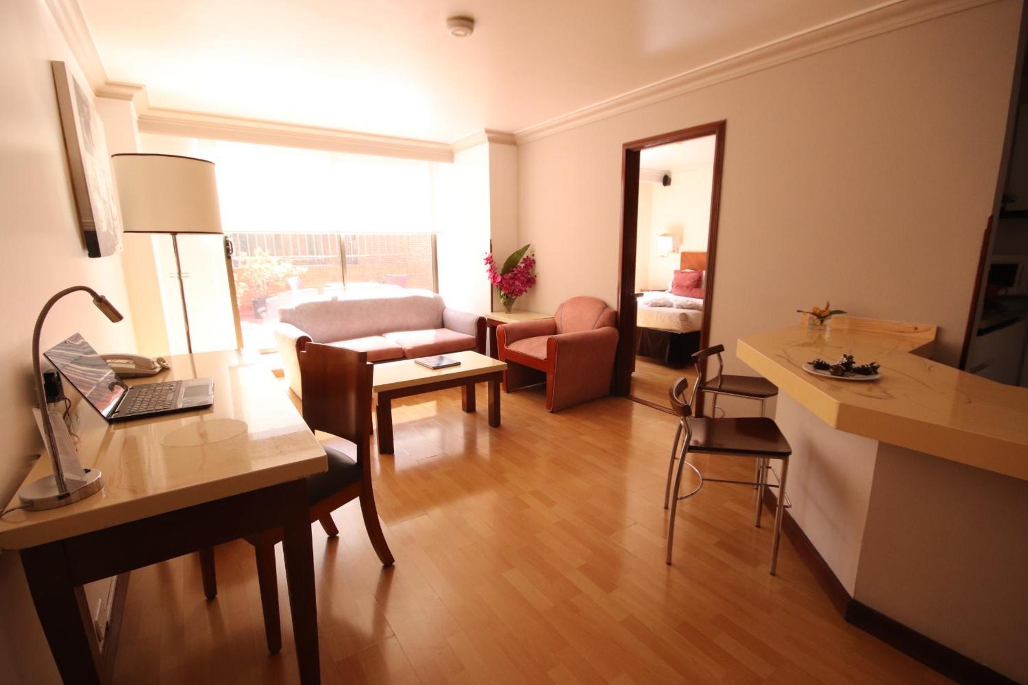 Lancaster House Hotel 4*