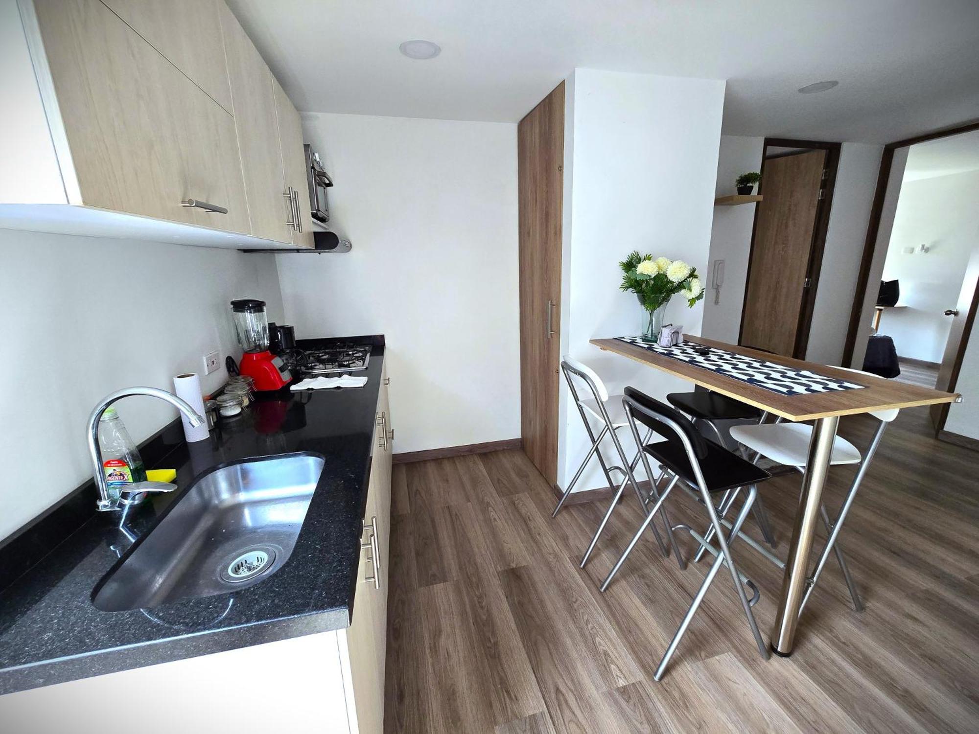 Apartamento Brand-new Accommodating Up To 5 Guests, Located In The Northern Sector Of