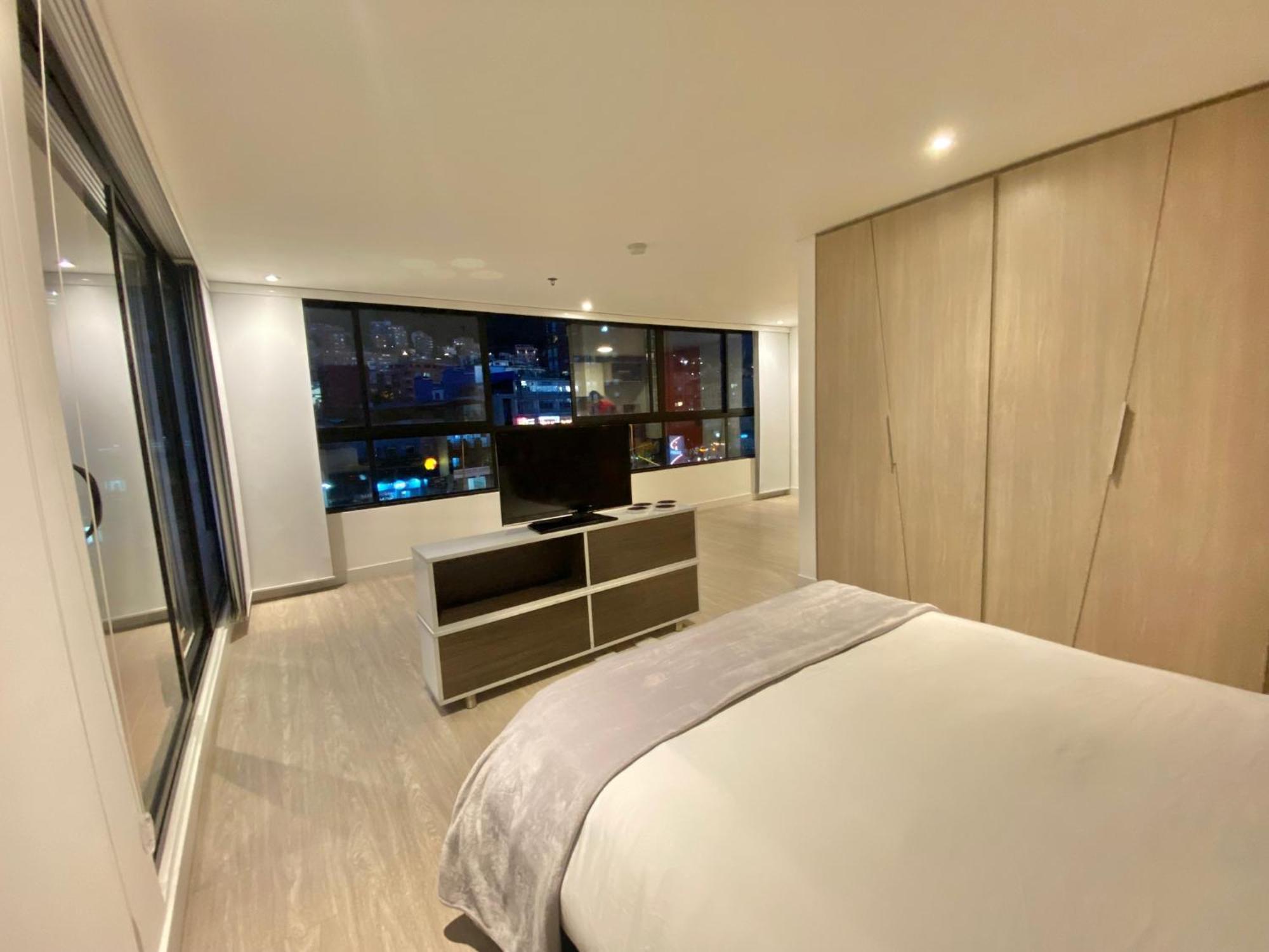 Apartamento Balcon Iluminacion Ventilacion En Chapinero *