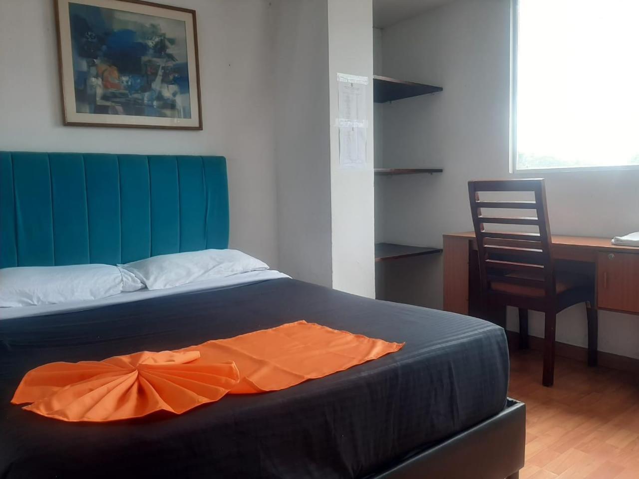 Cerca Al Aeropuerto , Corferias , Embajada Americana , Teusaquillo 3* Bogotá