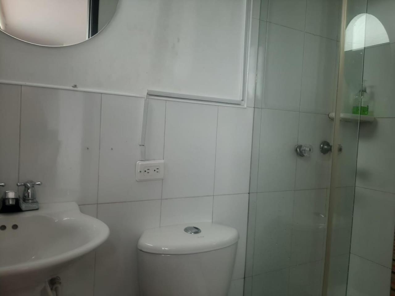 Hotel Cerca Al Aeropuerto , Corferias , Embajada Americana , Teusaquillo
