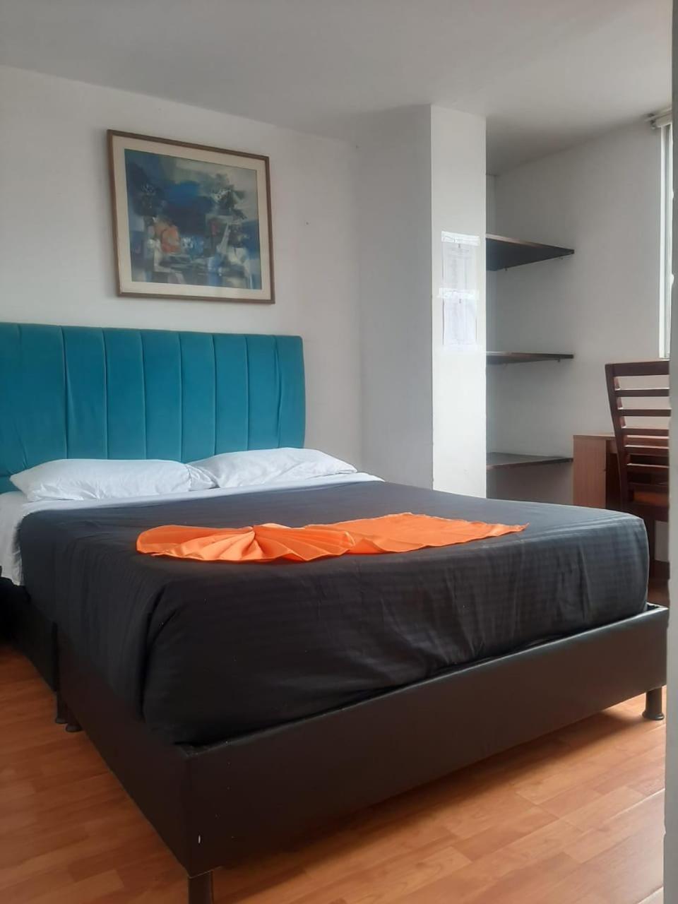 Hotel Cerca Al Aeropuerto , Corferias , Embajada Americana , Teusaquillo 3*