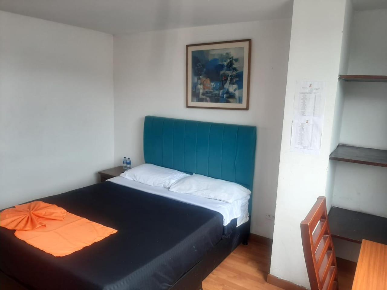 Hotel Cerca Al Aeropuerto , Corferias , Embajada Americana , Teusaquillo 3*