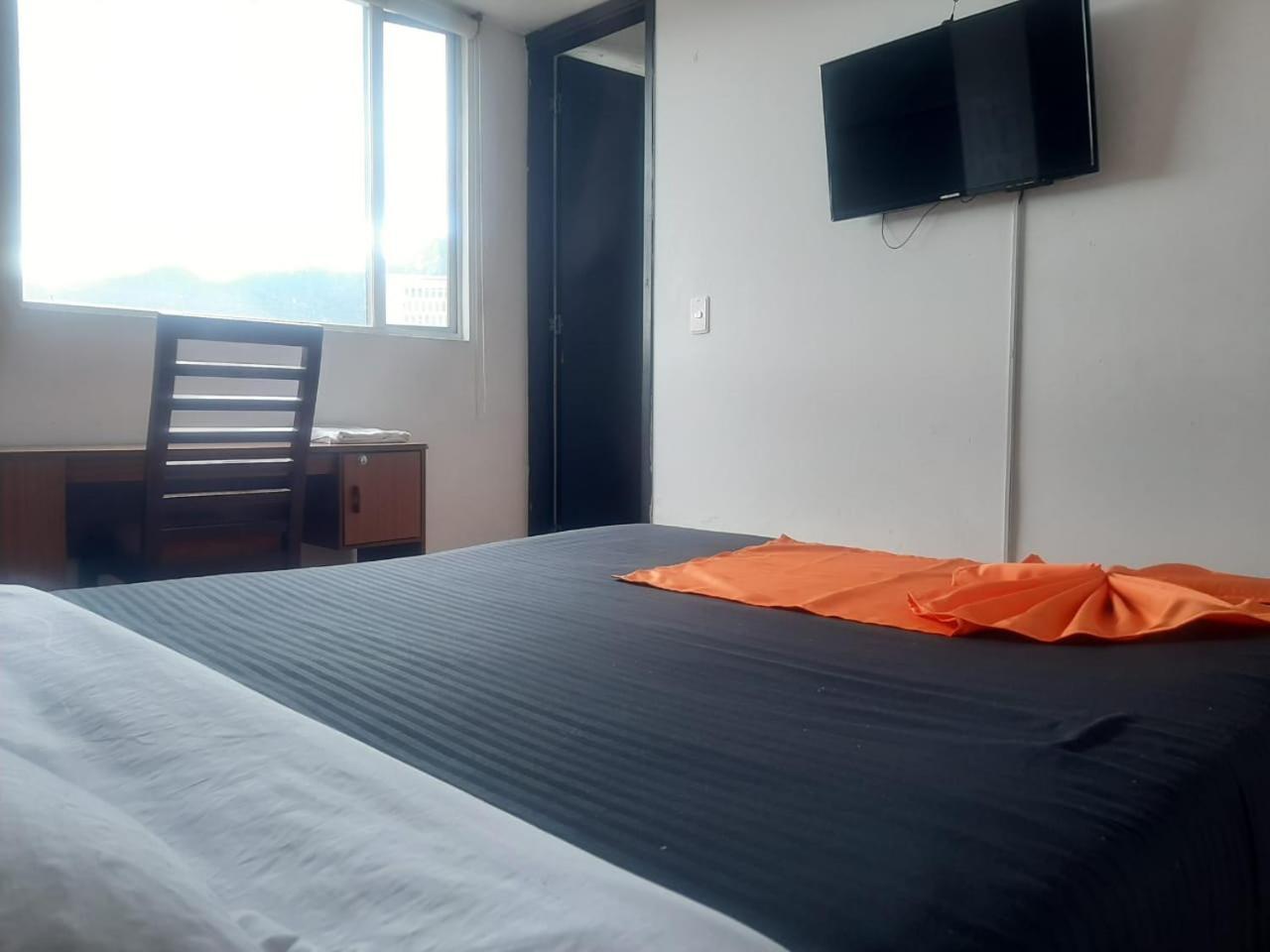 Hotel Cerca Al Aeropuerto , Corferias , Embajada Americana , Teusaquillo