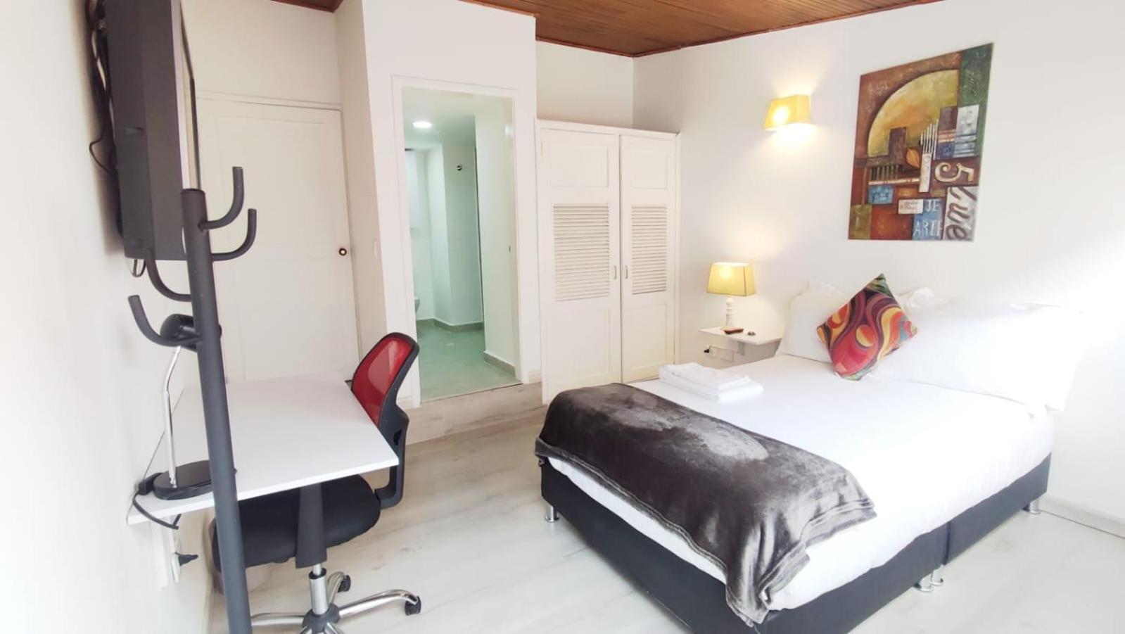 Unicentro Baño Y Balcón Privado Independiente Bogotá