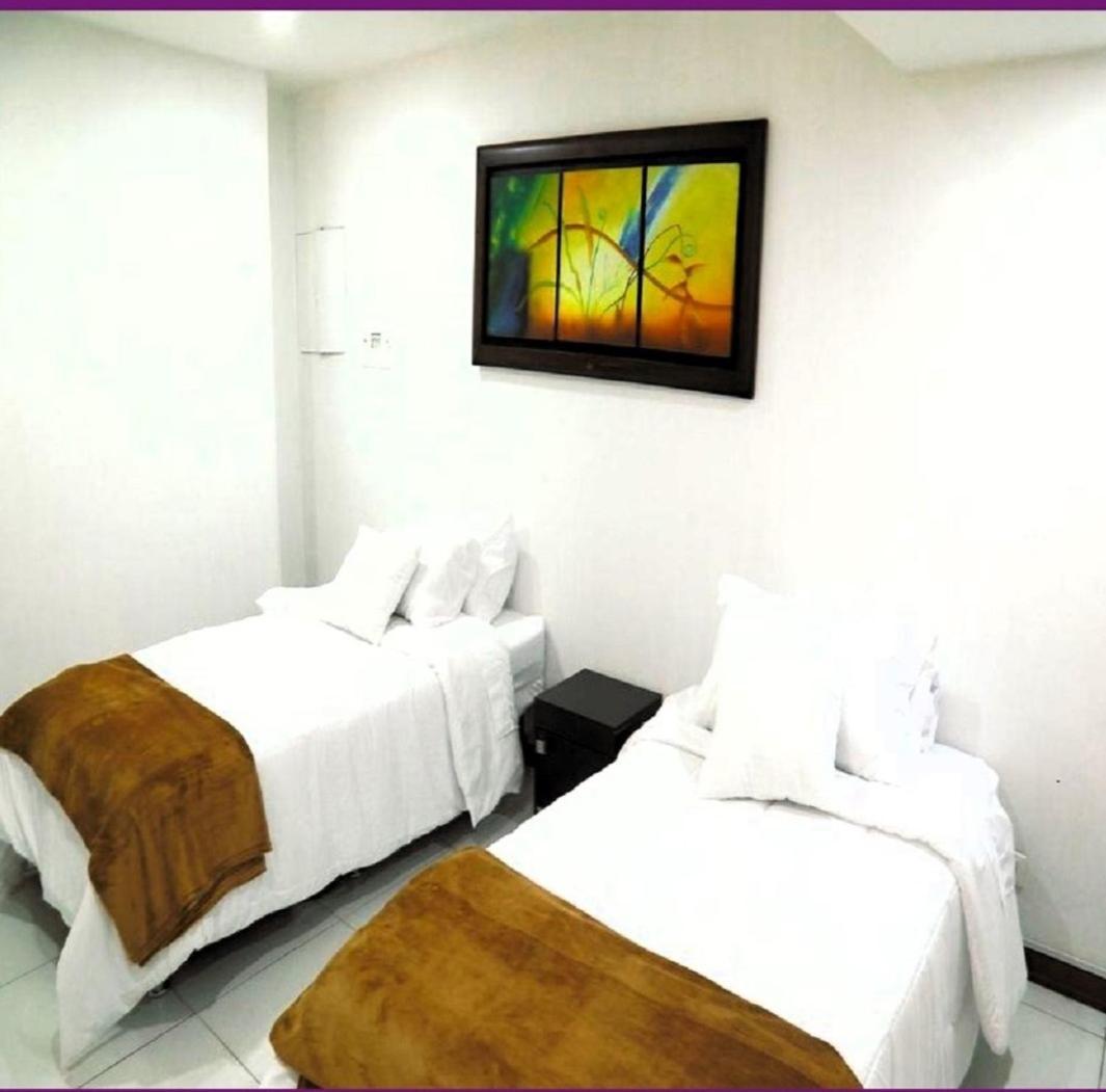 Art And Vitality House Direccion Correcta Calle 24a Bis No 44a 52 Bed and breakfast Bogotá