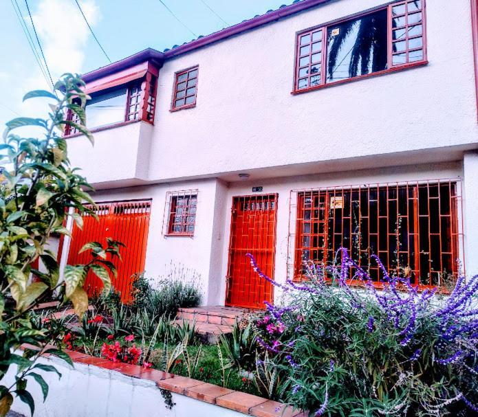 Bed and breakfast Art And Vitality House Direccion Correcta Calle 24a Bis No 44a 52
