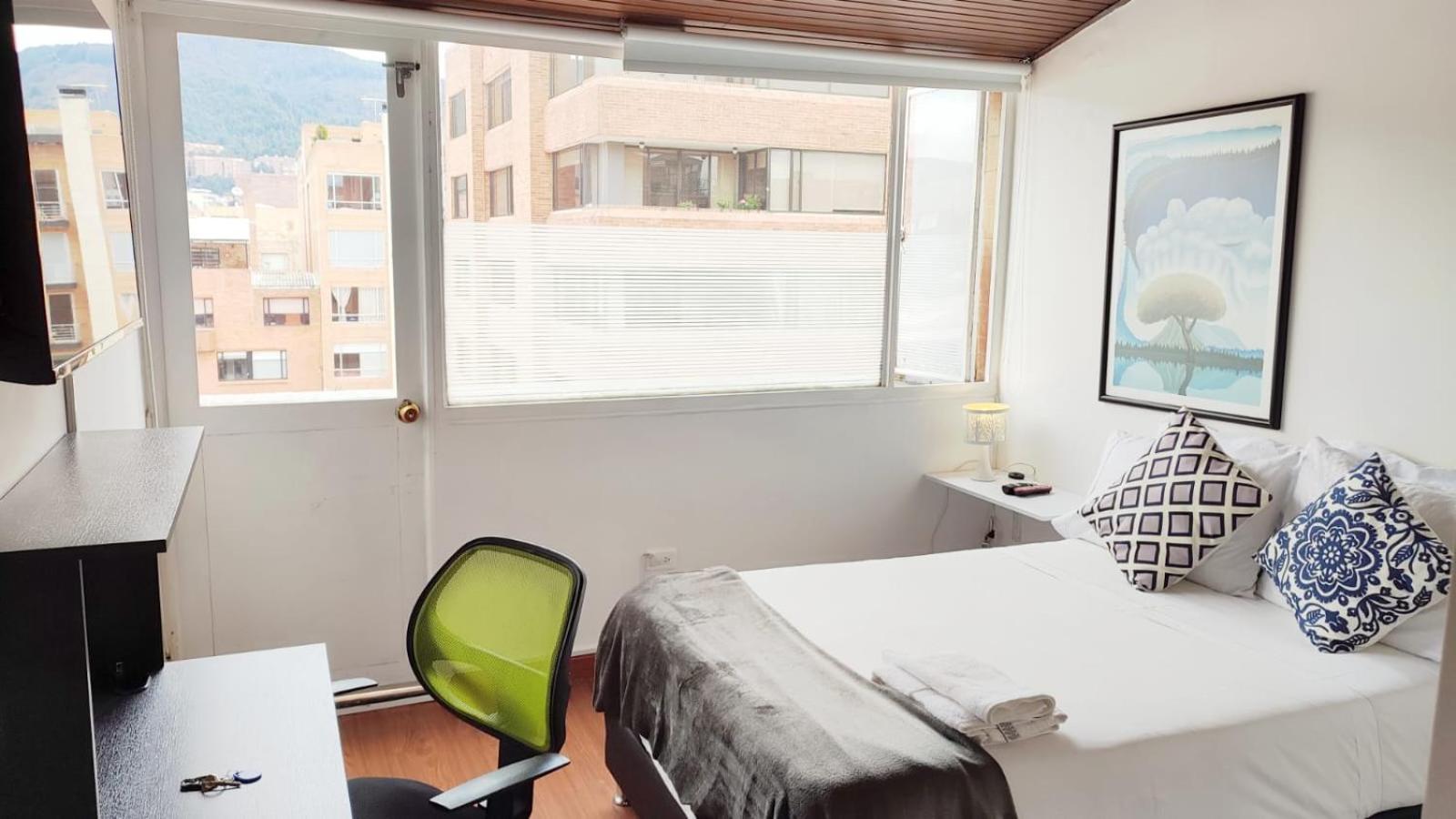 Amplia Baño Y Balcon Unicentro Norte Bogotá