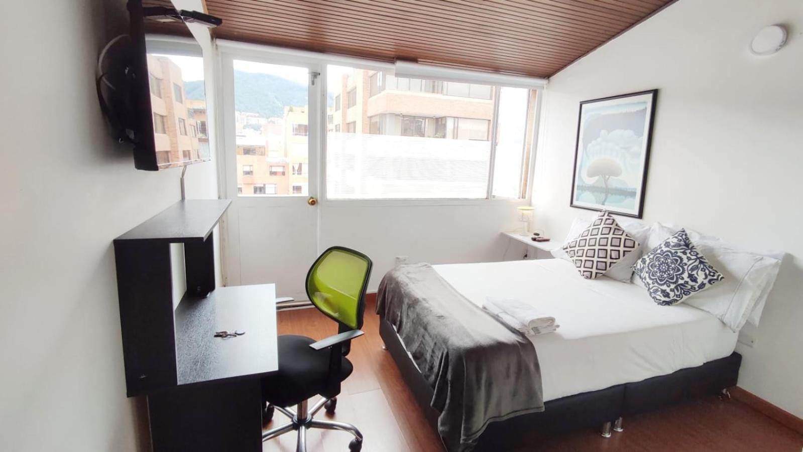 Amplia Baño Y Balcon Unicentro Norte Bogotá