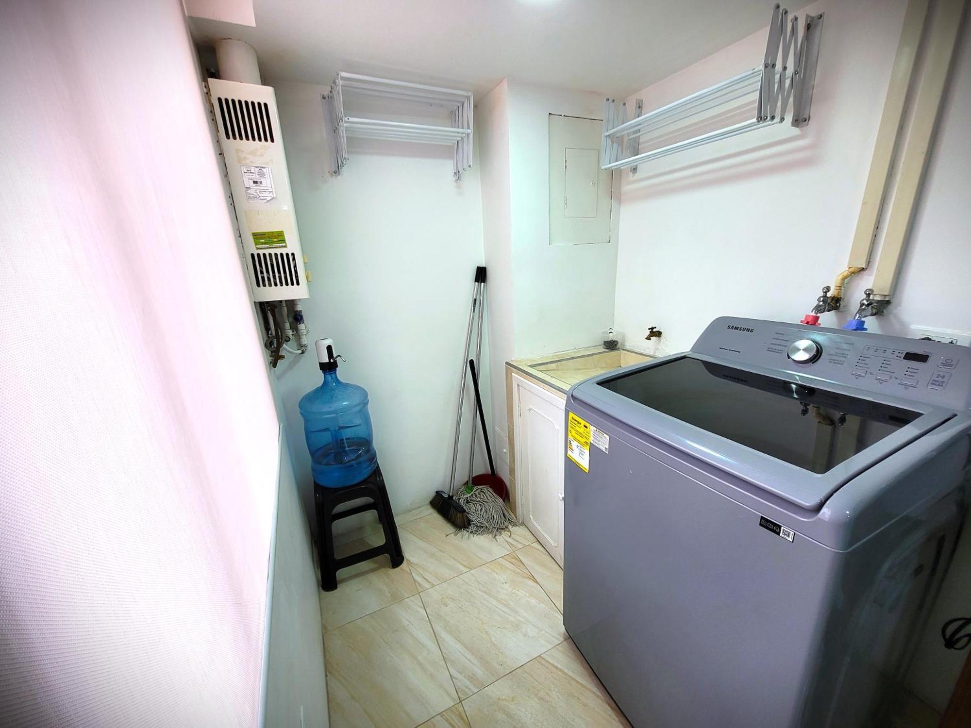 Big, Comfortable And Elegant Apt, Ideal For 4 Or 5 People Apartamento Bogotá