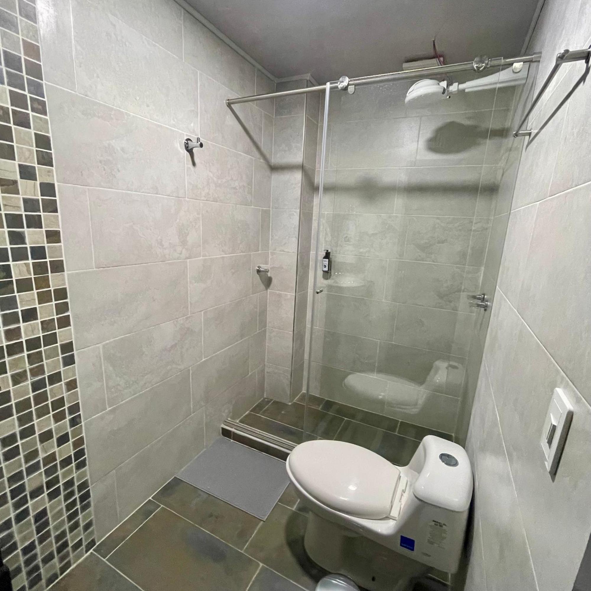 Outlanders House Bog Airport Habitación en casa particular Bogotá