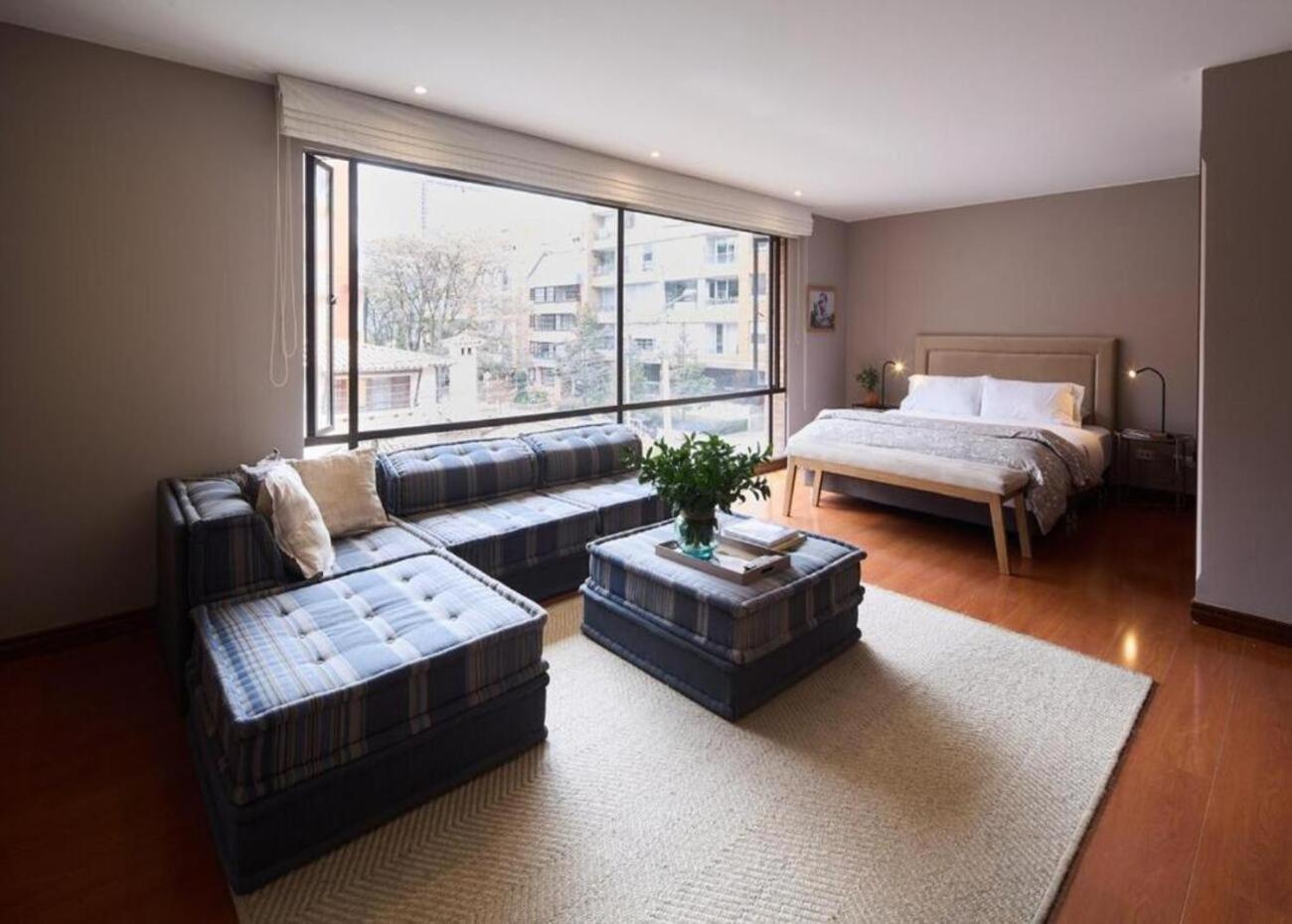 Exclusive In 93 Park Area *