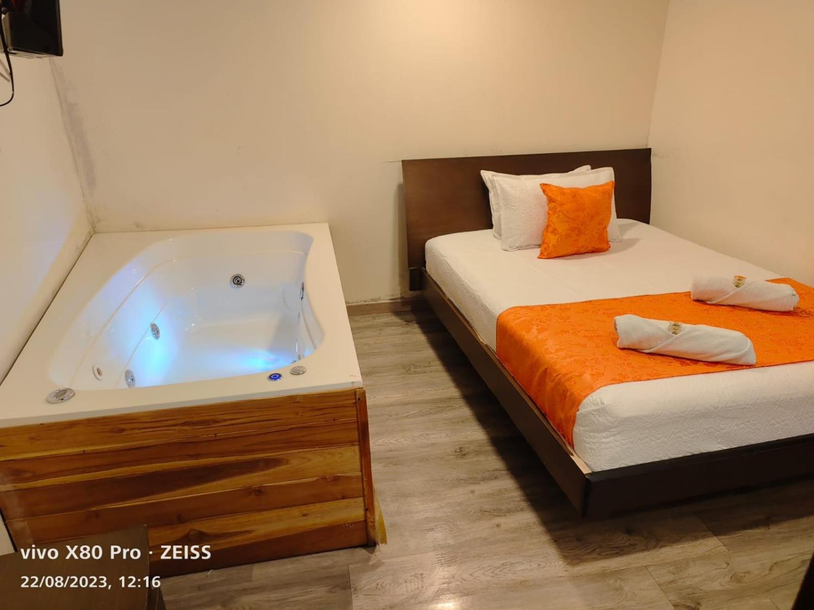 Hotel Kristal Ferial