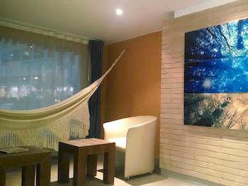 Viaggio Teleport Hotel