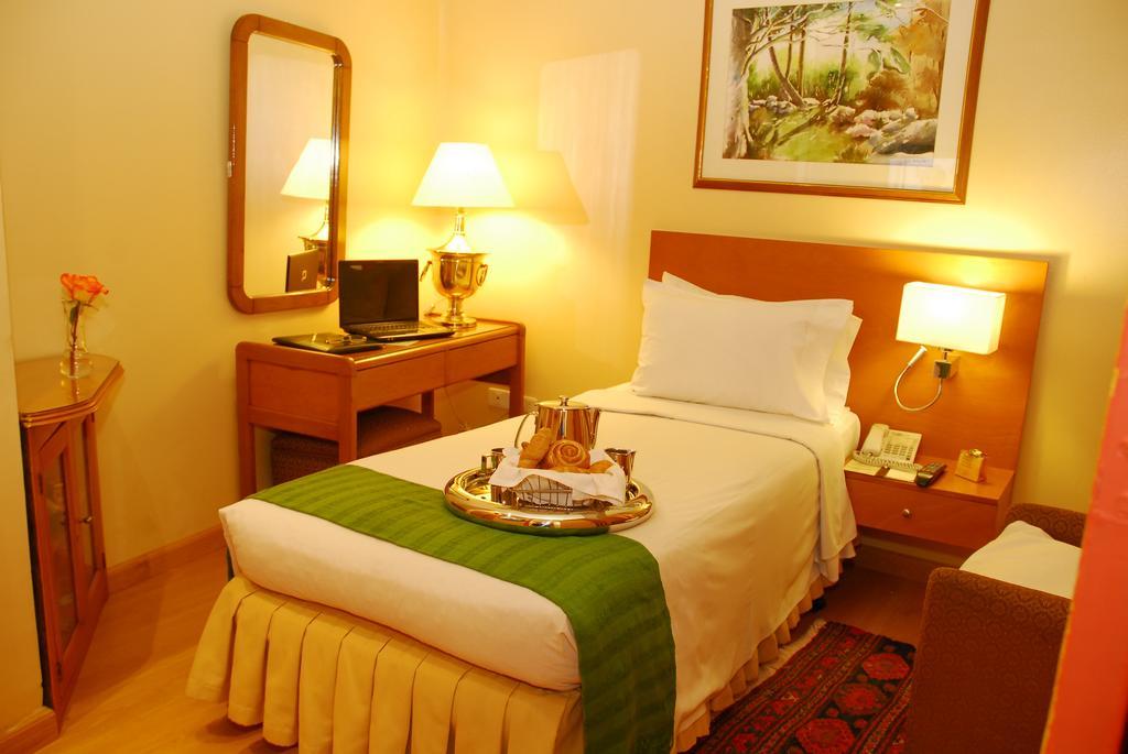 Maria Isabel Hotel