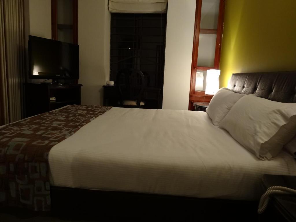 Arlington Place Apartahotel