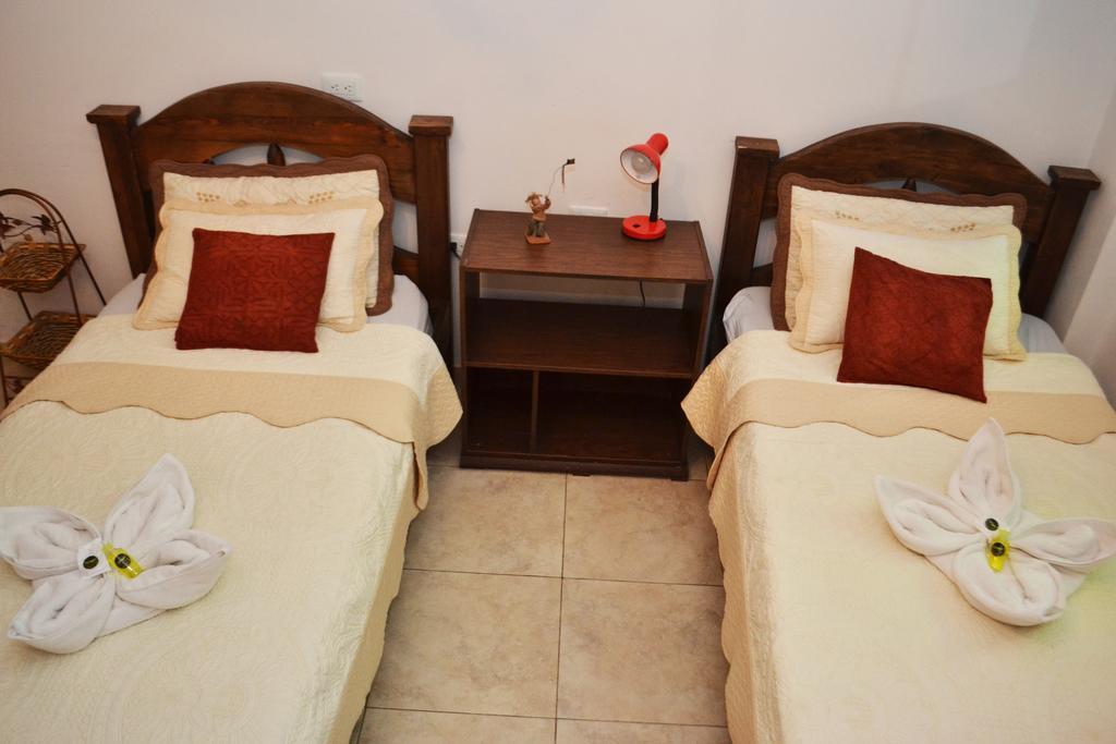 Hostal Tip Top Hostel *