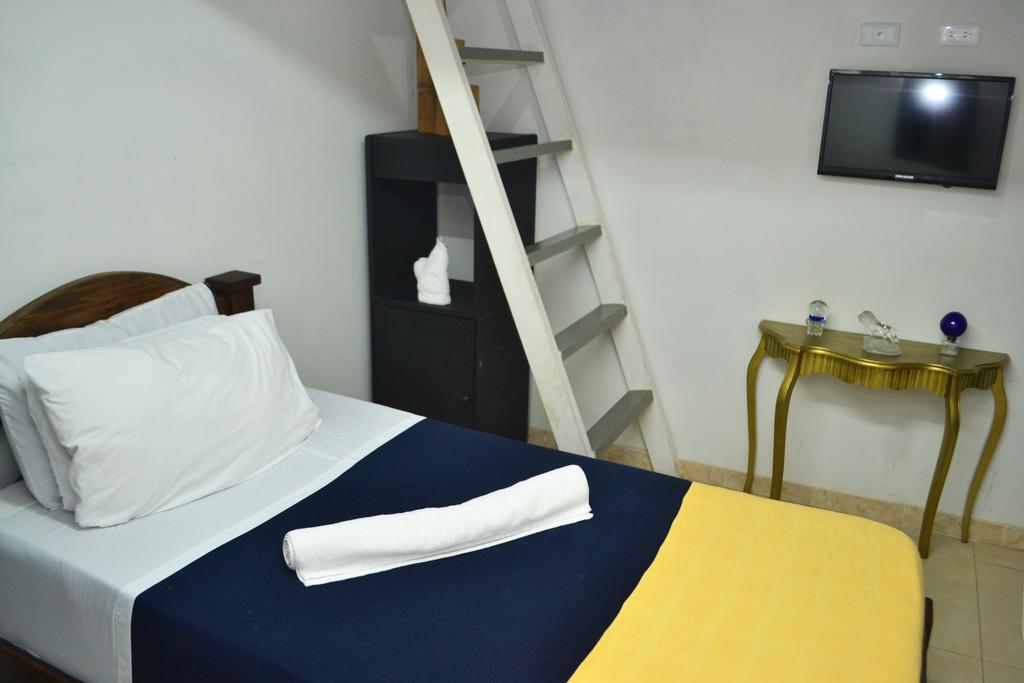 Hostal Tip Top Hostel