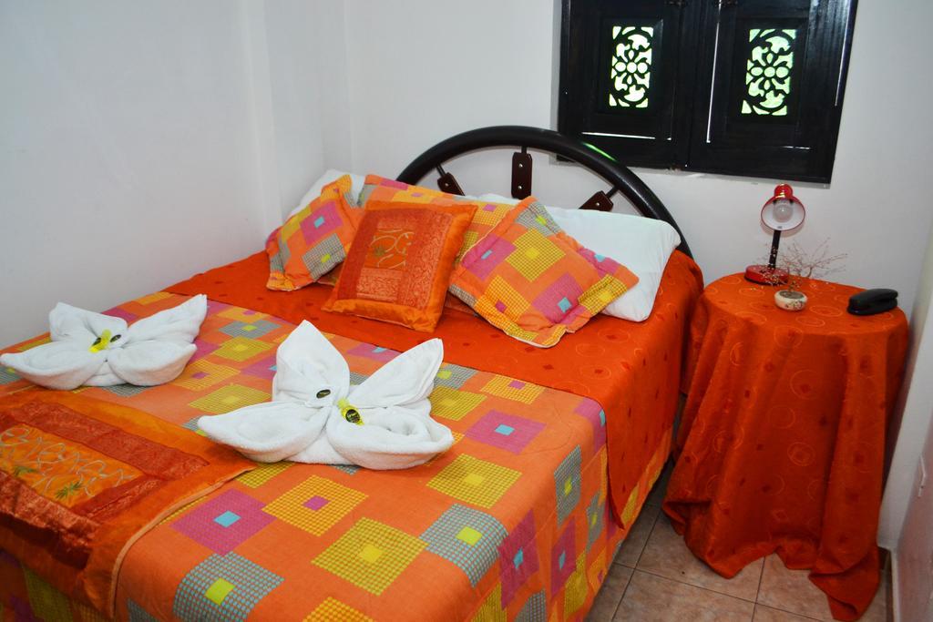 Hostal Tip Top Hostel *