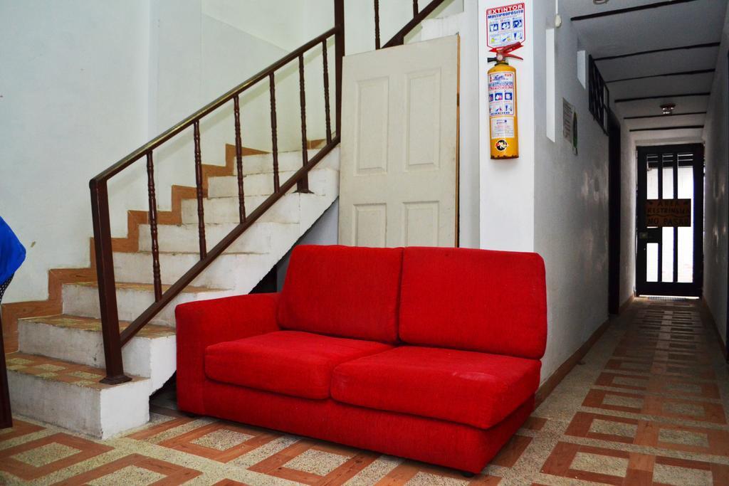 Hostal Tip Top Hostel *